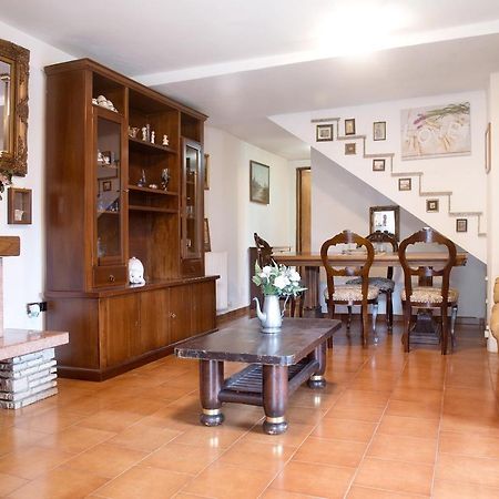 Casa Flora Leilighet Porto Ceresio Eksteriør bilde