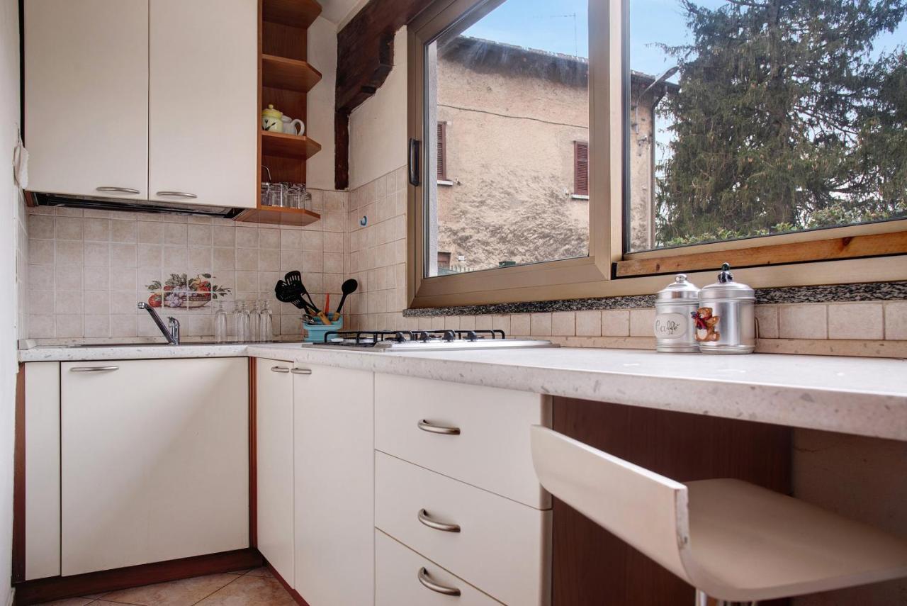 Casa Flora Leilighet Porto Ceresio Eksteriør bilde